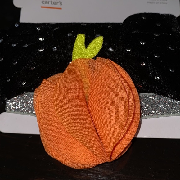 NWT. //Carter’s 2pc Baby Girl Headband Set pumpkin - Picture 2 of 4